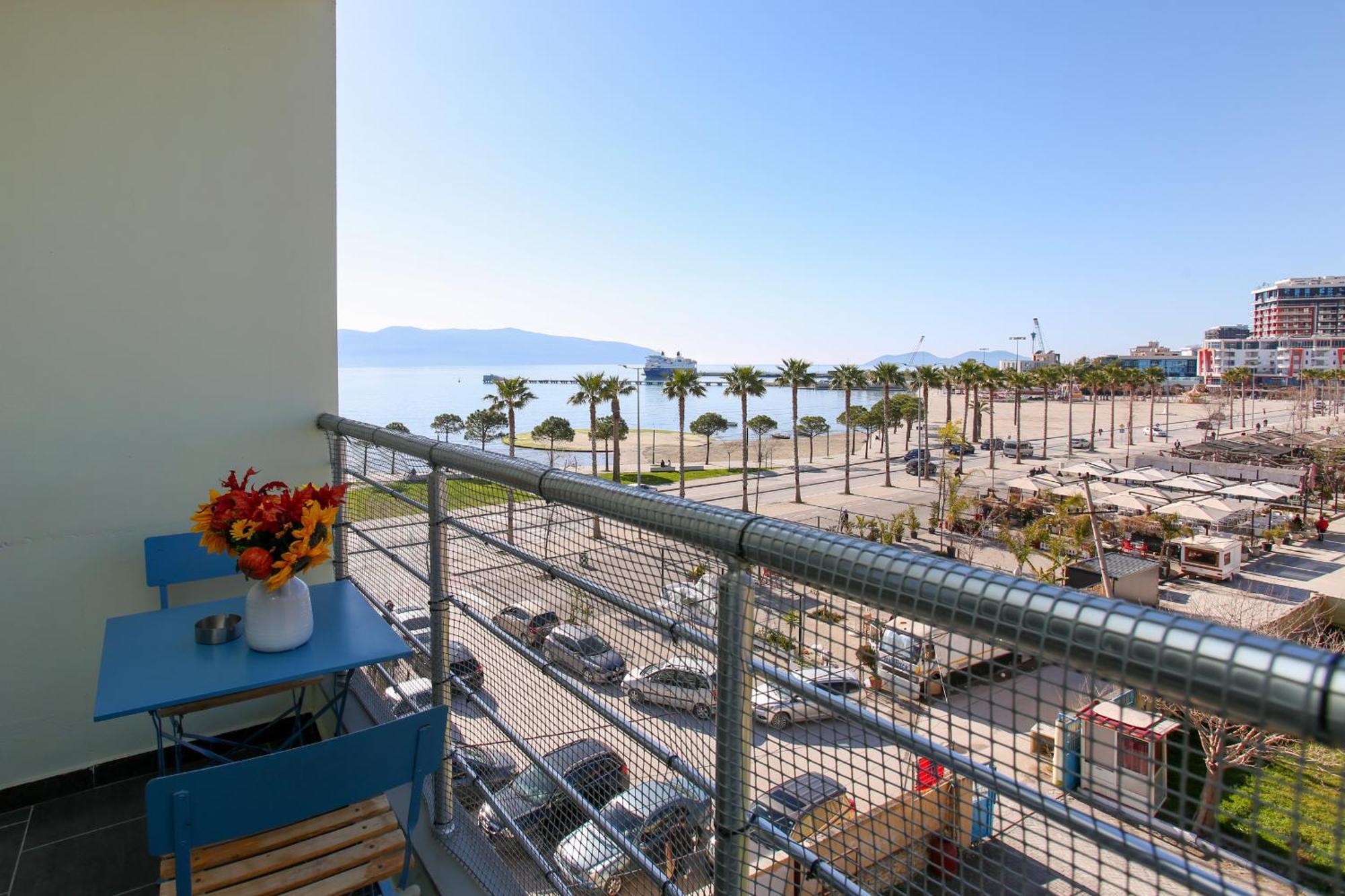 Seascape Apartments Vlorë Exteriör bild